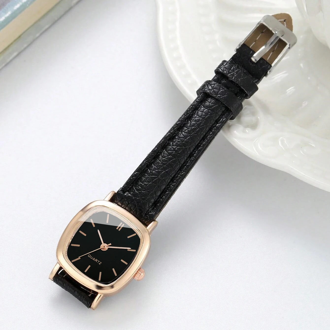 2PCS/Set Women\'s Watch Fashion Square Leather Band Analog Quartz Watches Heart Bracelet Set