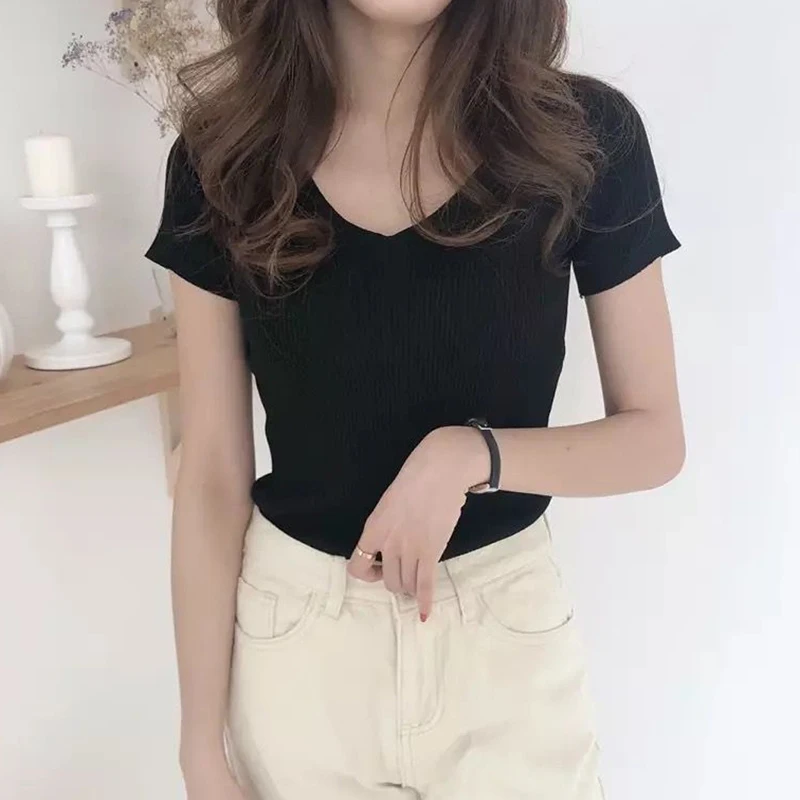 Summer Korean Style Retro Tee Tops For Women Fashion Vintage V-Neck Short Sleeve T-shirt 2019 Woman Slim Solid Color T Shirts