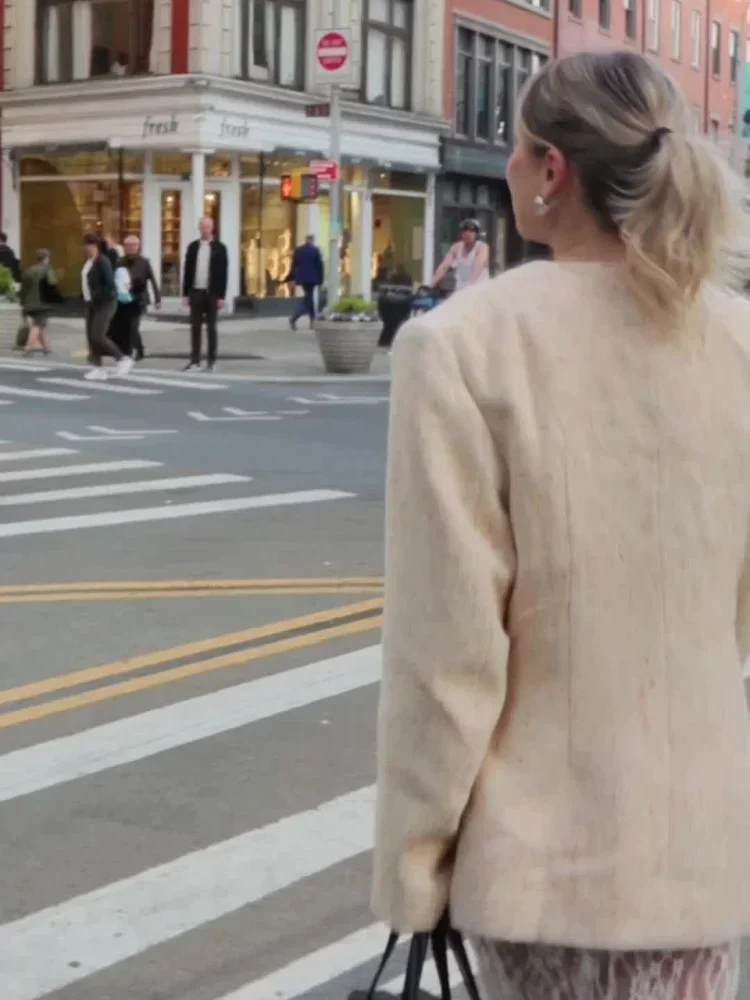 เสื้อเบลเซอร์ผ้าขนสัตว์สำหรับผู้หญิง แฟชั่นแขนยาว คอวี กระดุมแถวเดียว ทรงเข้ารูป เสื้อโค้ทบางเบา ฤดูใบไม้ร่วง 2025 แฟชั่นสตรี เสื้อคลุมสำหรับใส่ทำงาน