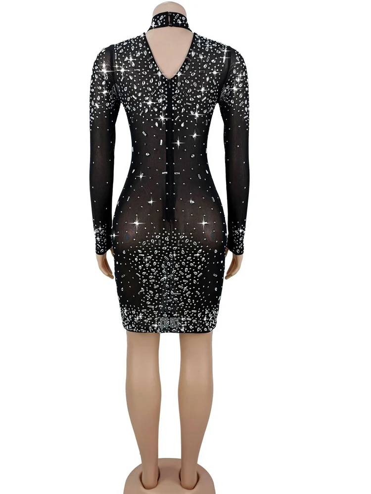 فستان قصير مثير بحجر الراين الأسود والكريستال بقماش شفاف من Kricesseen فستان نسائي جديد بأكمام طويلة وملابس النادي الليلي