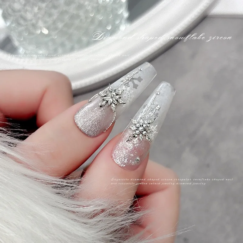 เล็บ ArtRhinestones ตกแต่งเพชรรูปเกล็ดหิมะเพทายเพิร์ลเจาะเล็บ Super Flash ผ่านเกราะอุปกรณ์เสริม