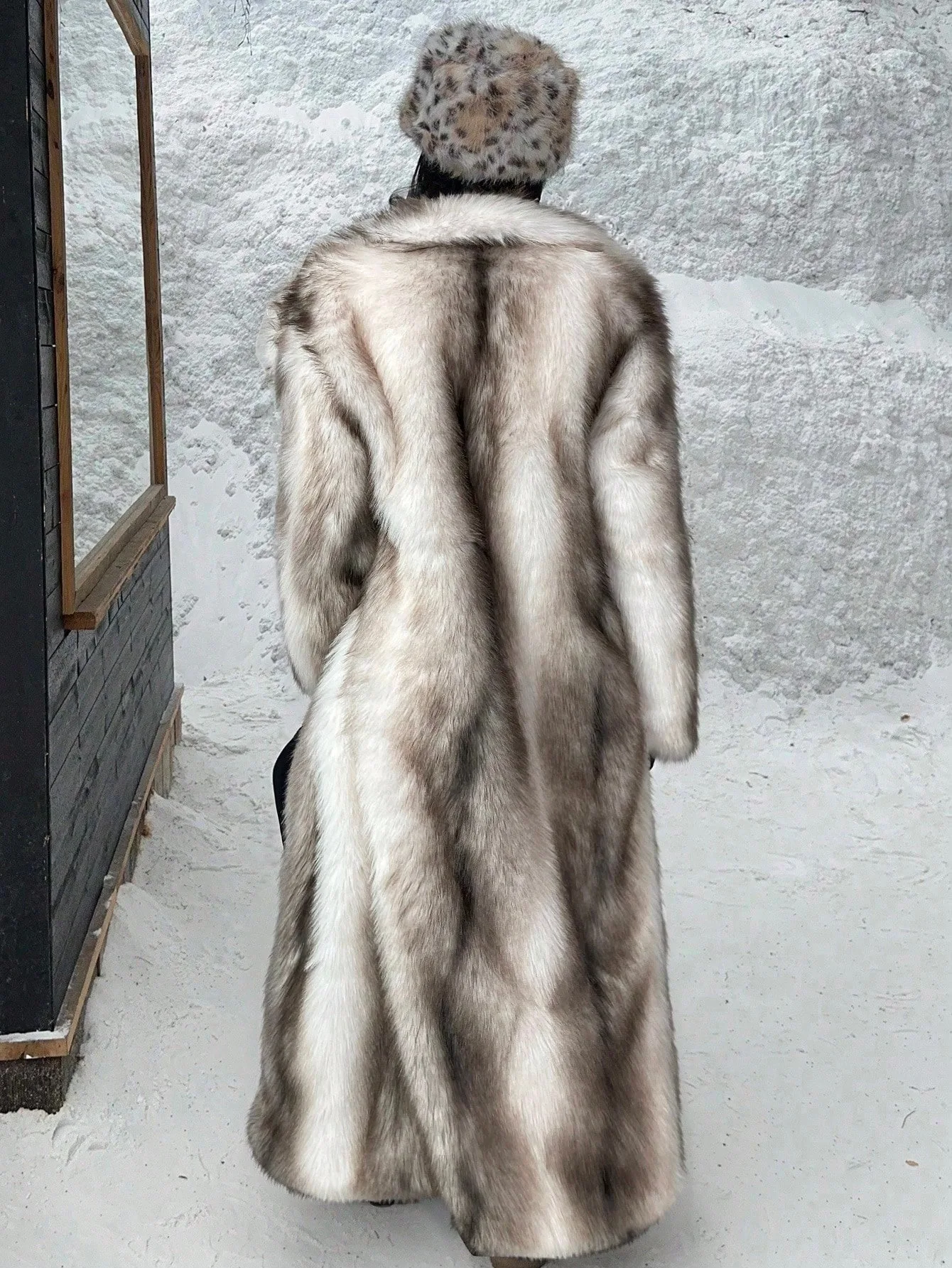 Women's Long Faux Fur Coat Fluffy Striped Lapel Collar Warm Thick Winter Jacket Elegant Luxe Chic Trendy Outerwear