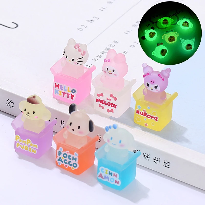 Luminous Gift Box Kawaii Ornament Kuromi Pochacco Mini Pendant Stereoscopic Micro Garden Craft Landscape