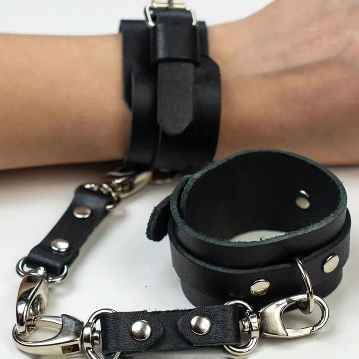 2 Piezas de Pulseras de Cuero Unisex, Estilo BDSM, Ajustables, con Hebilla, Diseño Vintage Punk, para Juegos Fetichistas y de Bondage