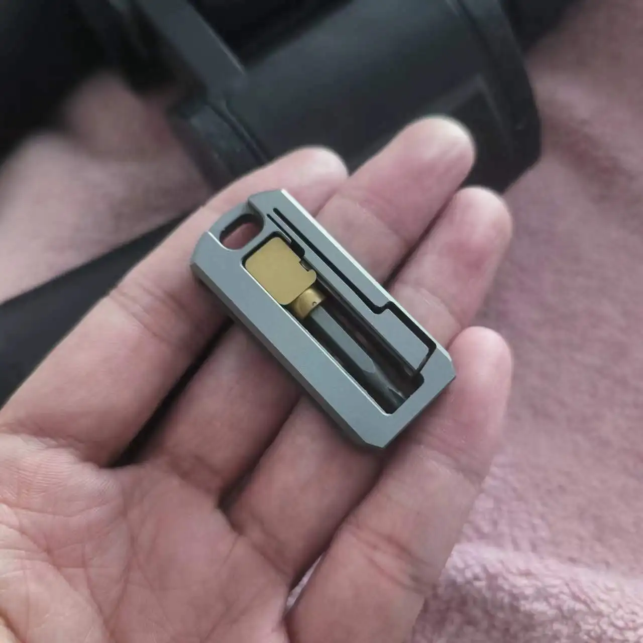 Titânio Liga Chave de Fenda Bit Alça Leve Desmontagem Portátil Mini Ferramenta Edc Keychain Presente do Homem Casa