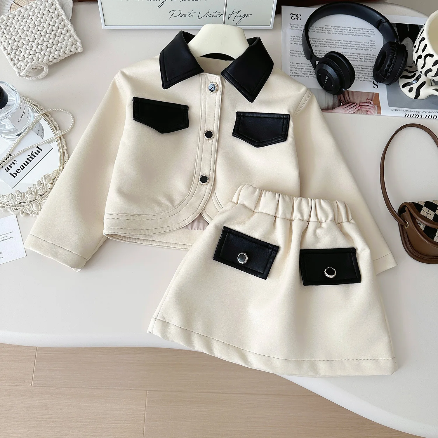 

2024 autumn new Korean version of girls small fragrant wind leather coat short skirt two-piece baby cute suit90-140cm