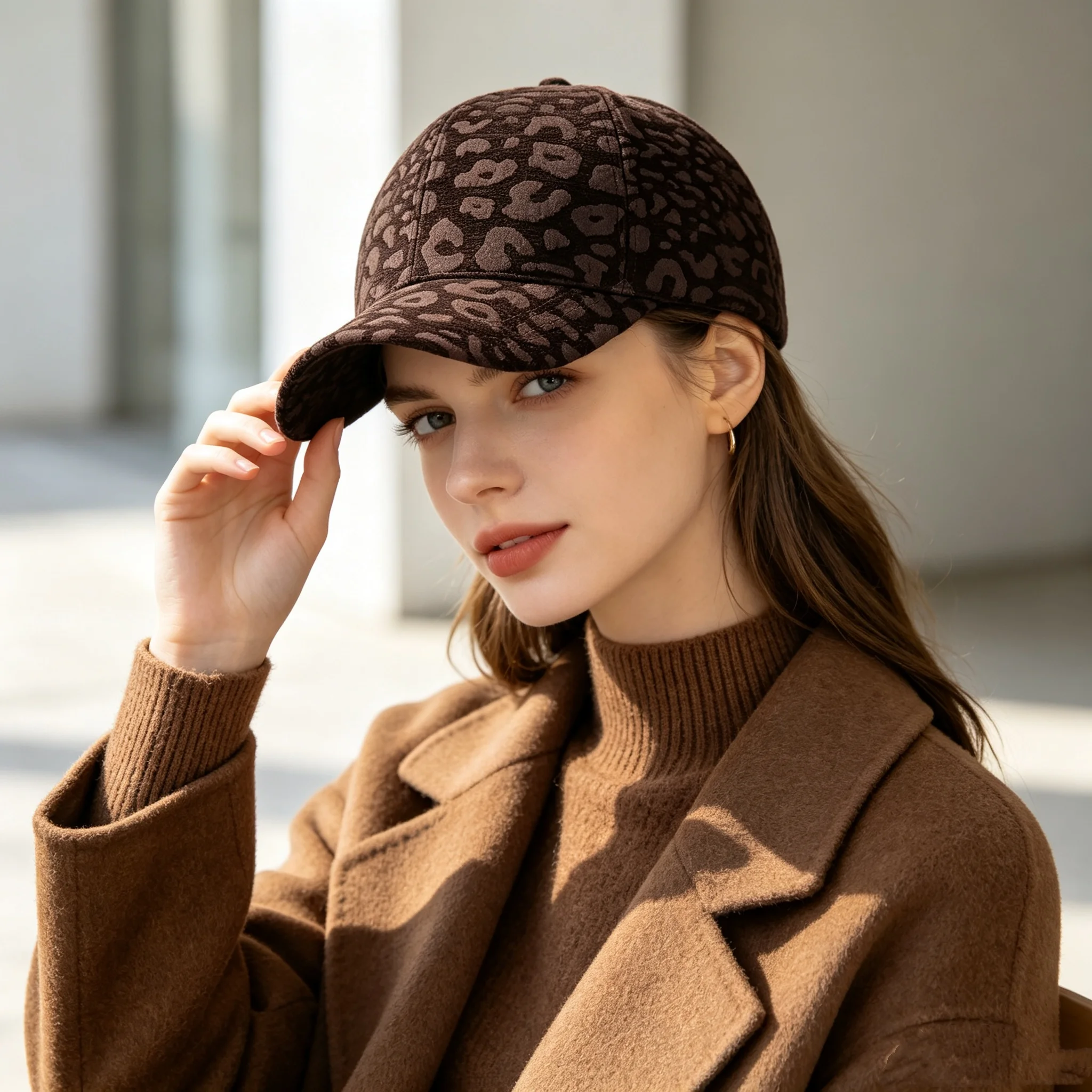 Women's Leopard Print Jacquard Baseball Cap, Autumn and Winter Retro Texture Baseball Cap, Versatile Sun Protection Hat for Outdoor Activities, Available in Multiple Colors