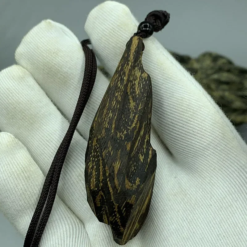 Tarakan Pendant Necklace Aged Agarwood Hand Pieces Men and Women Collectible Artsy Object Ornament Wholesale