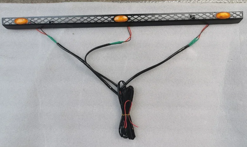 

Центральная решетка с небольшим желтым светом для Toyota Land Cruiser FJ Центральный прожектор для дневного хода с дымкой