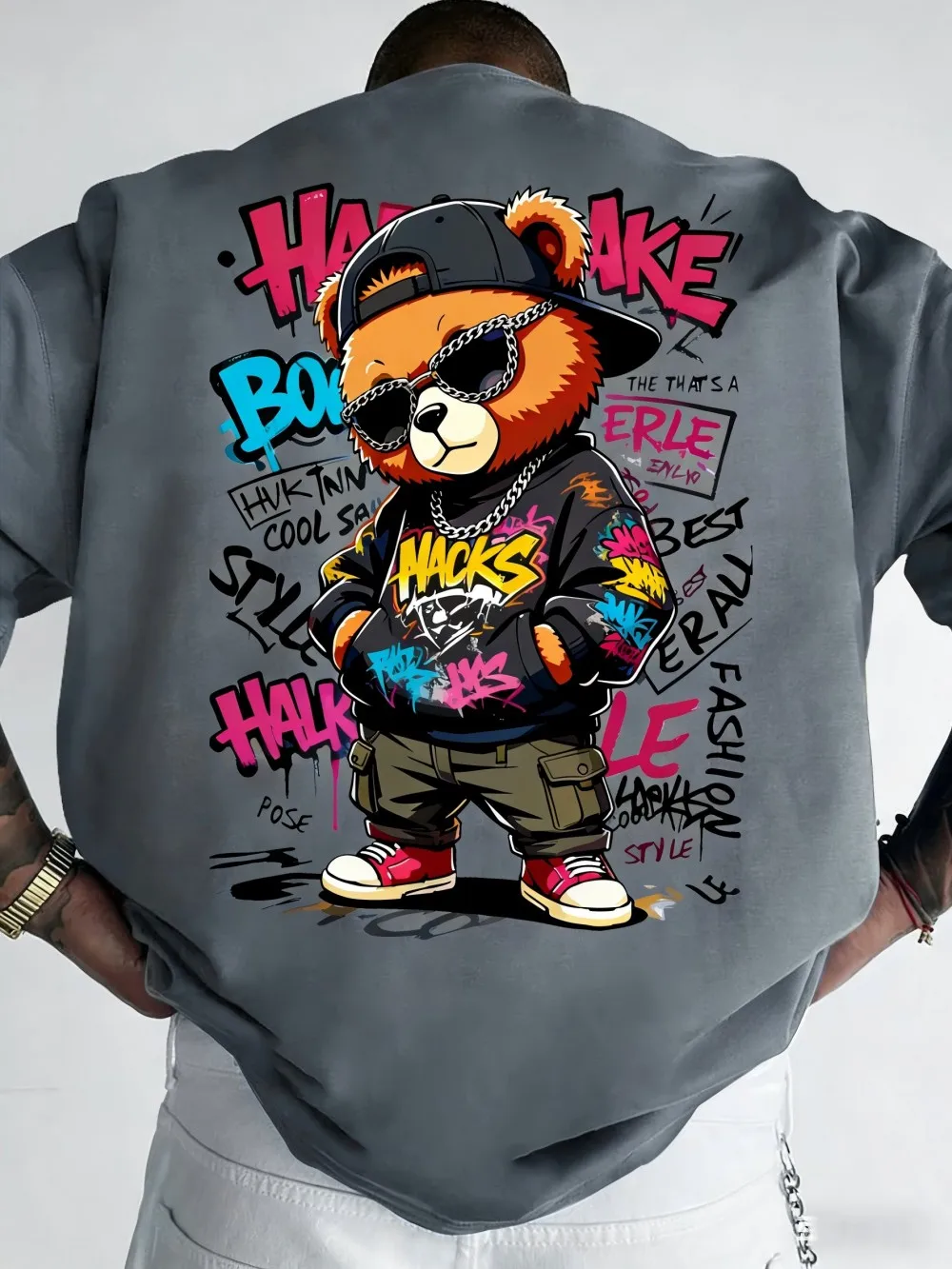 Camiseta de cuello redondo cómoda y transpirable con estampado de graffiti de osito de peluche para hombre, estilo europeo y americano, para verano, para actividades al aire libre.
