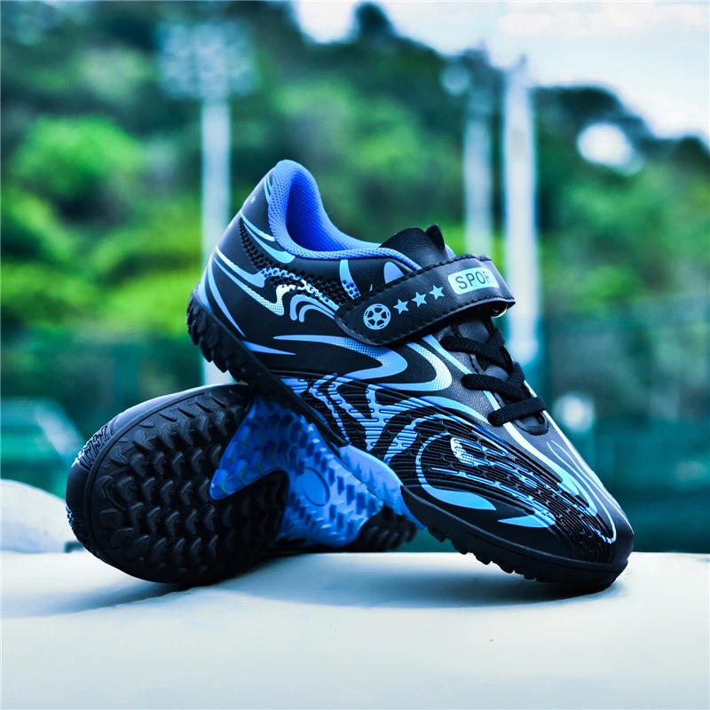 

New Kids Soccer Shoes Original Football Shoes Boy Girl Indoor Professional Football Field Boots Society Cleats Non Slip Sneakers