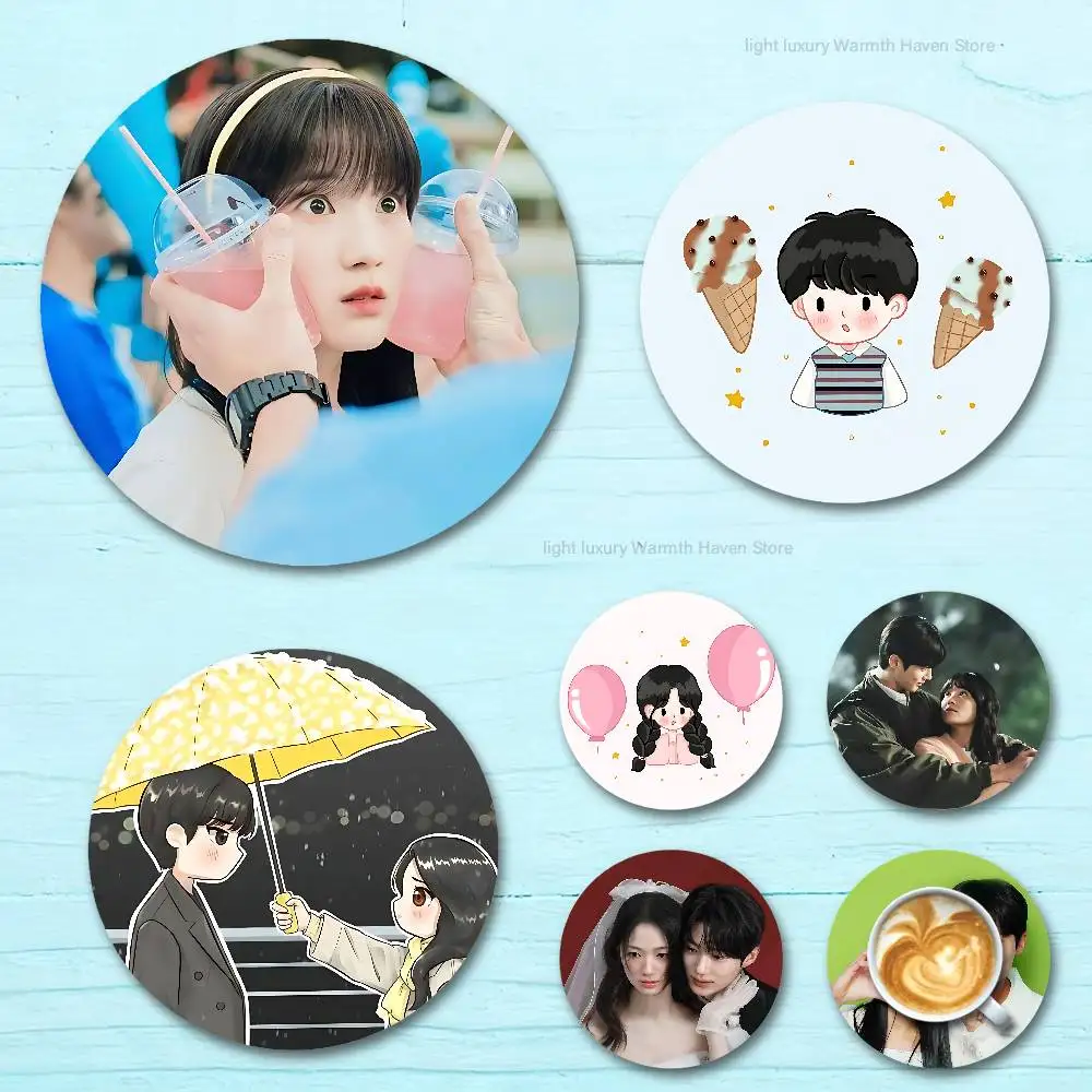 

L-Lovely R-Runner TV Round Wooden Coasters For Cute Design Suitable for Drinks Tea,Coffee Home Perfect Gift