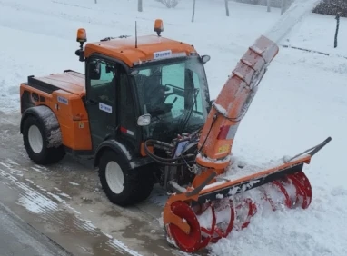 

Customized Multi-functional Vehicle Direct Factory Snow Remover Cleaning Machine Road Sweeper Expressways Municipal Road Sweeper