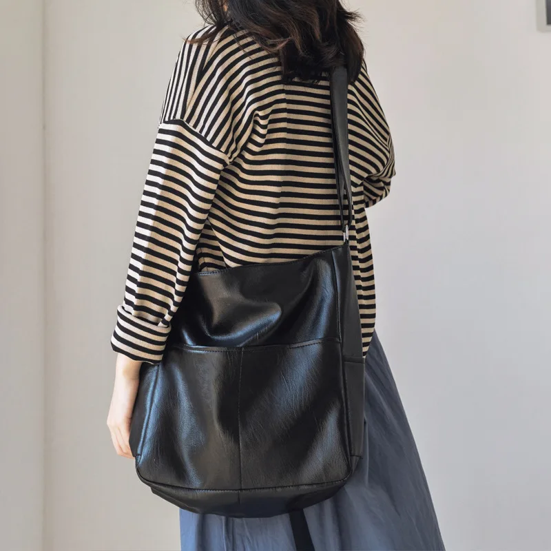 Black PU Leather Crossbody Bags Unisex Large Capacity Casual Messenger Couples Retro Harajuku High Street Travel Sling