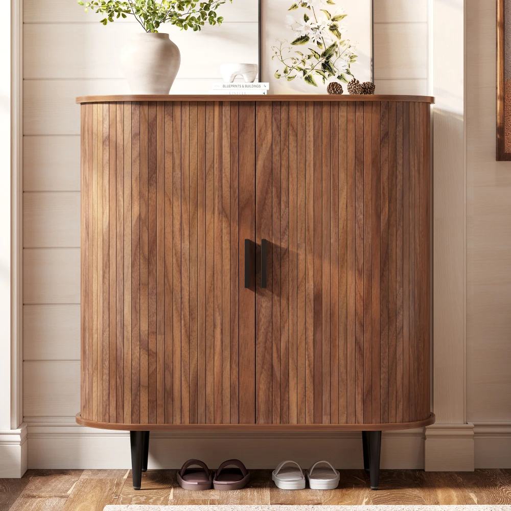 Sideboard-Schrank 85x40x93cm, Sideboard aus MDF mit Holzoptik, 2 Rolltüren mit Lamellendesign, 4 seitliche Haken, verstellbare Regalböden, geschwungene Kante, für Wohnzimmer, Flur, Eingangsbereich,