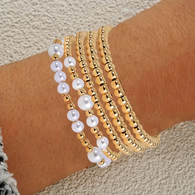 5 Stück Kunst perle Perlen Stretch Armband Set elegante schicke einfache Goldfarbe Armband für Frauen Strand Urlaub Link Schmuck Geschenke