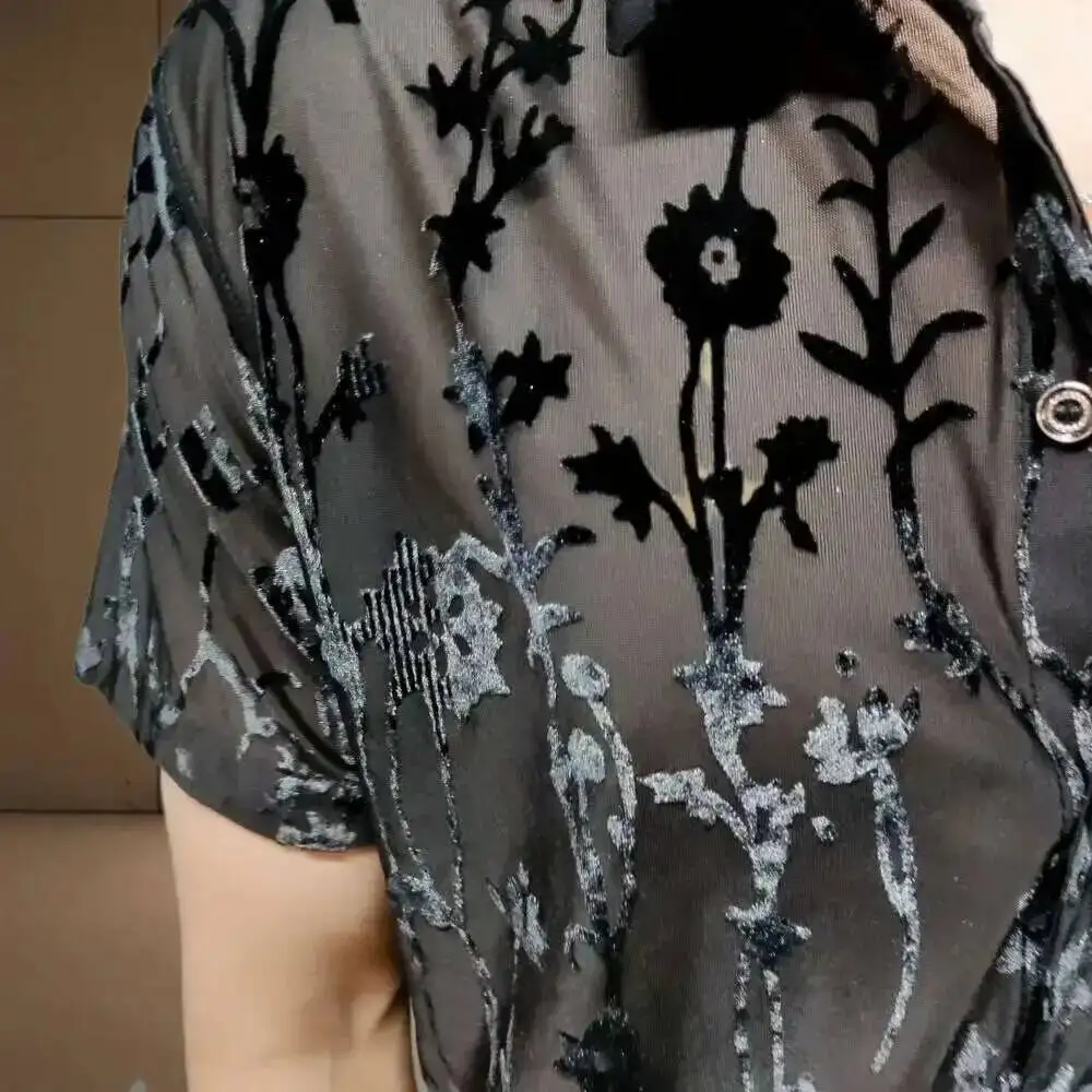 2024 New DJ Prom Shirt manica corta See Through Lace Shirt Chemise Homme Men Club Party camicia di velluto fiore trasparente da uomo