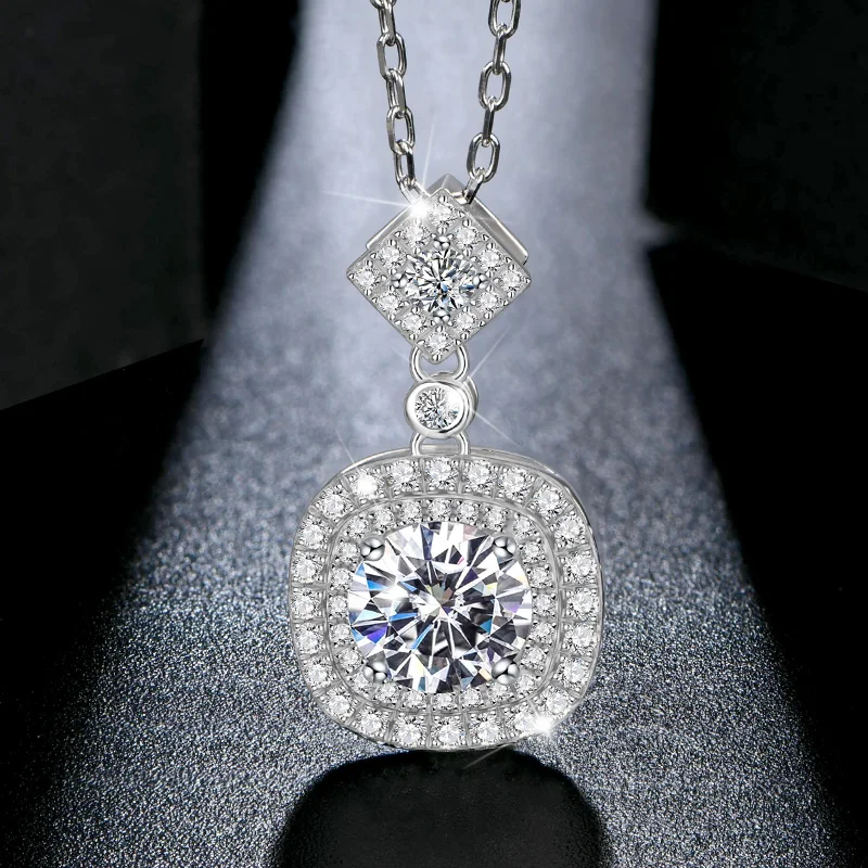 CHARMING Vintage Gorgeous Moissanite Pendant Necklace 925 SterlingSilver for Women Dinner Party Jewelry Gift Anniversary Wedding