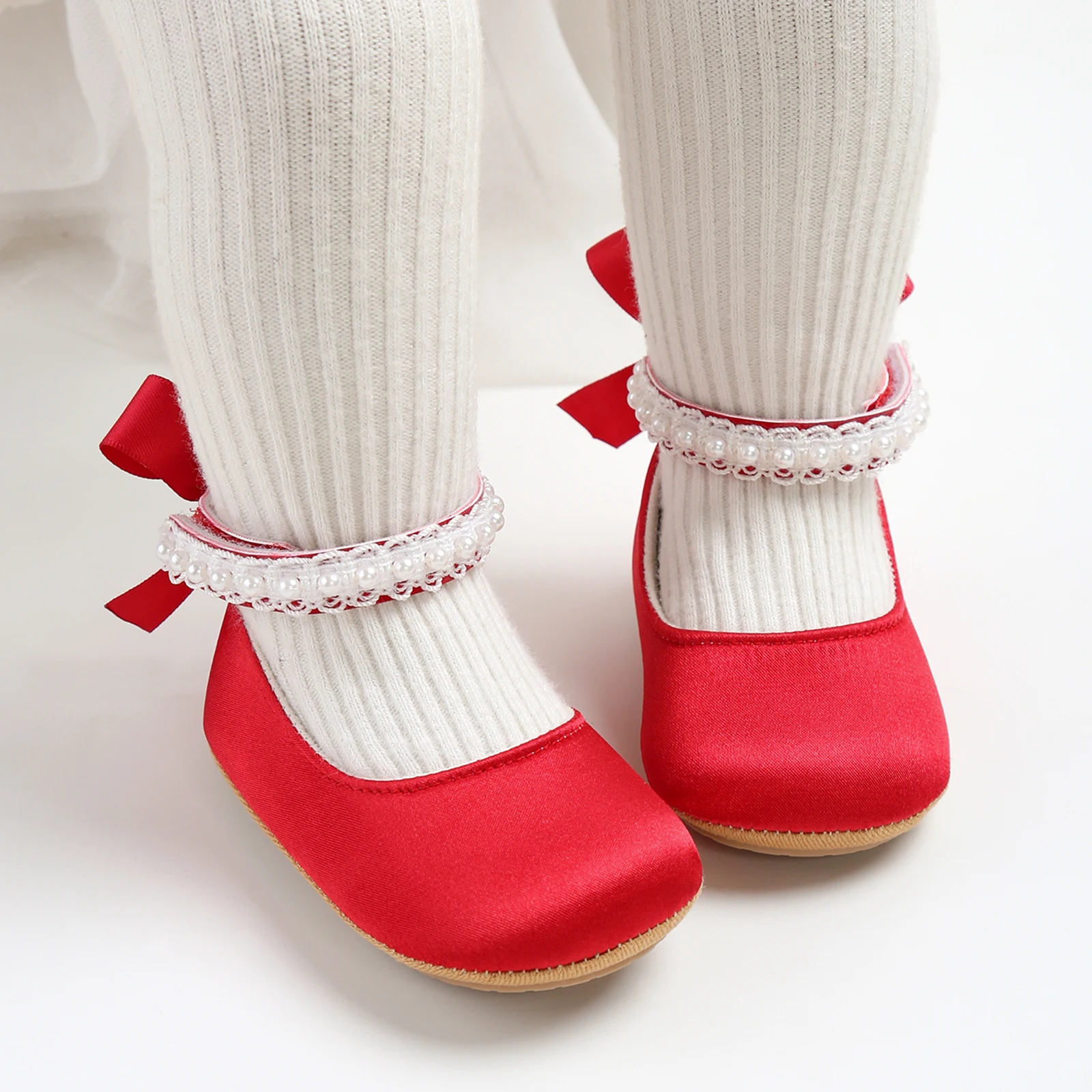 

Детские свадебные туфли Мэри Джейн на плоской подошве с милым жемчугом для маленьких девочек, нескользящая обувь для кроватки новорожденных