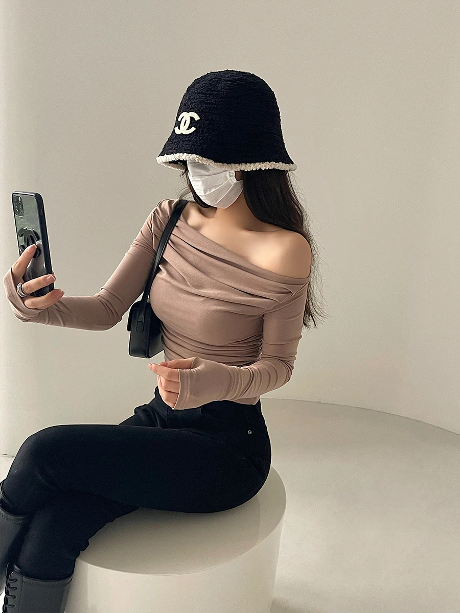 Sexy Shoulder Bared Slim Fit Long Sleeve T-Shirt Young Girl Day Base Layer Folded Hem Slope Side Women's Fashion Autumn Top