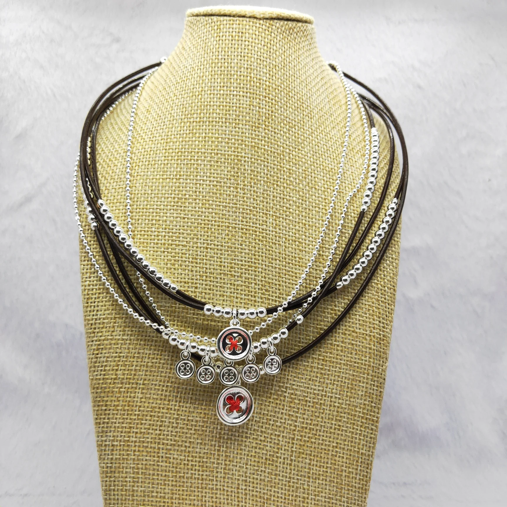 HSC 2023 New Stainless Steel Alloy Silver Color Bead Necklace Can Be Given As A Gift To Women with Free Wholesale with Bag