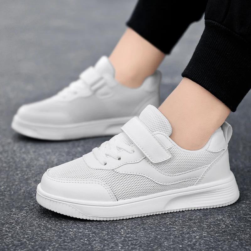 

Children’s spring and autumn white outdoor web shoes for boys and girls, medium-sized white casual shoes.