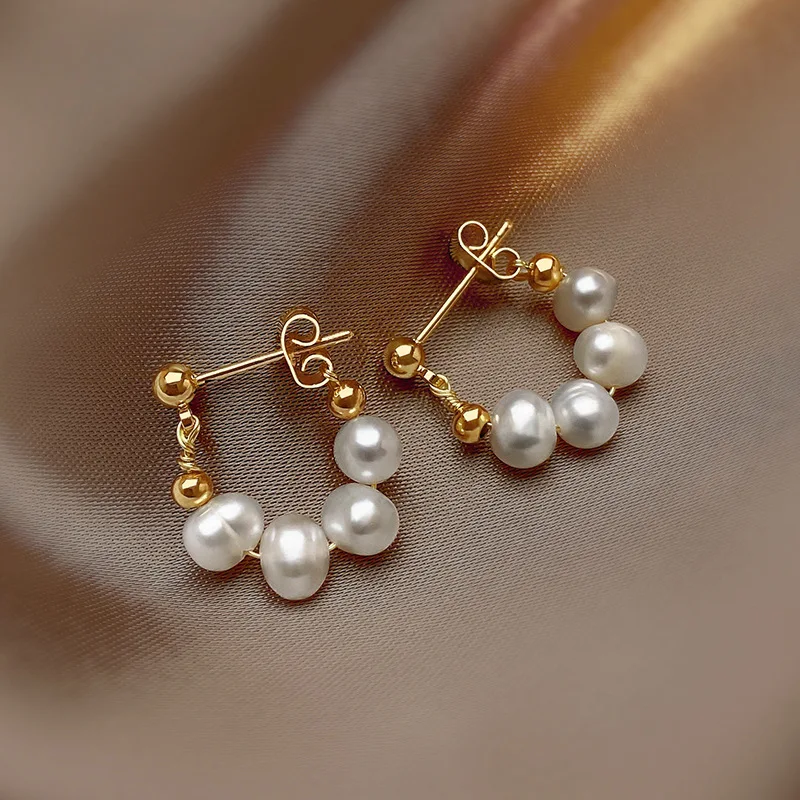 300pairs/lot beaded earrings with a sense of niche design. A two day vintage earring with Baroque pearl earrings for sweetness