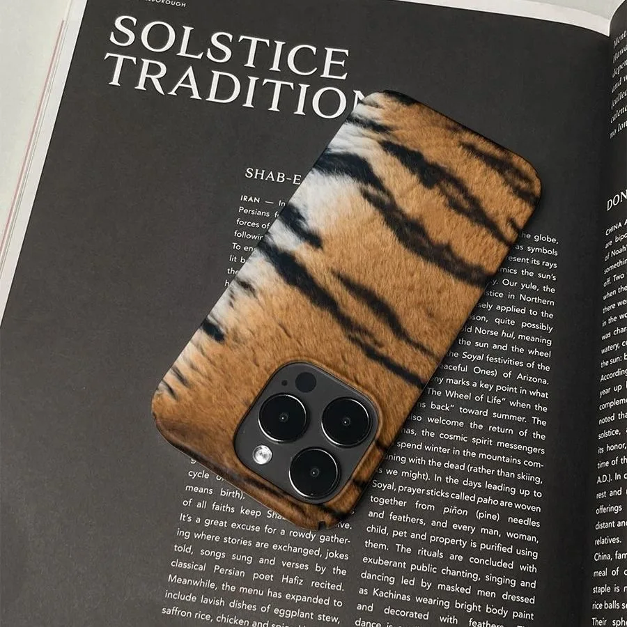 Wild & Stylish Tiger-Fur Pattern Creative Phone Case for iPhone 16 15 14 11 12 13 Pro Max Plus Back Cover
