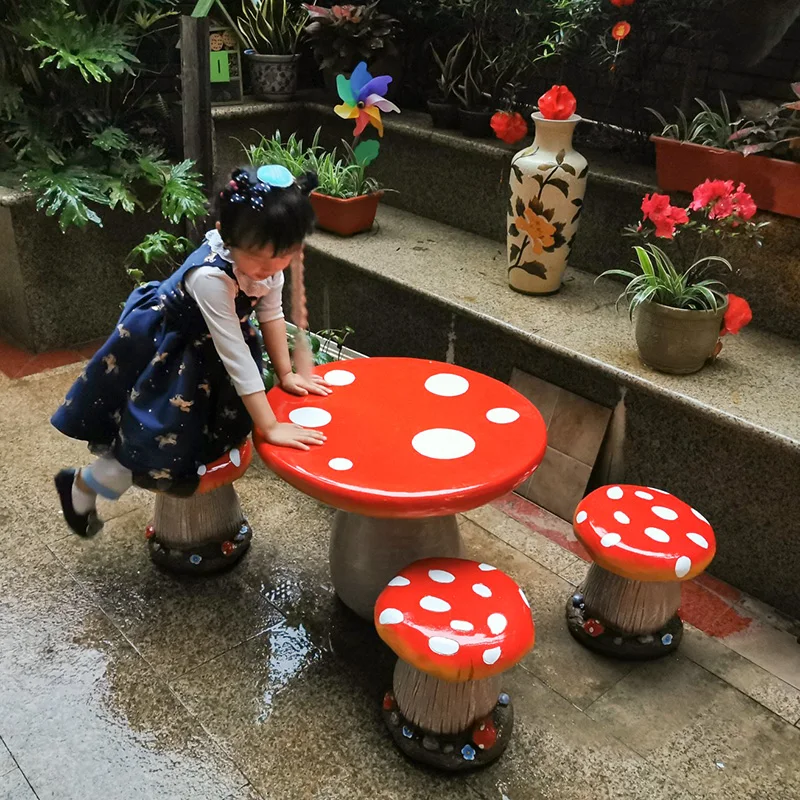 Garden decoration arrangement ornament Resin simulation Mushroom Outdoor decoration Table and chair