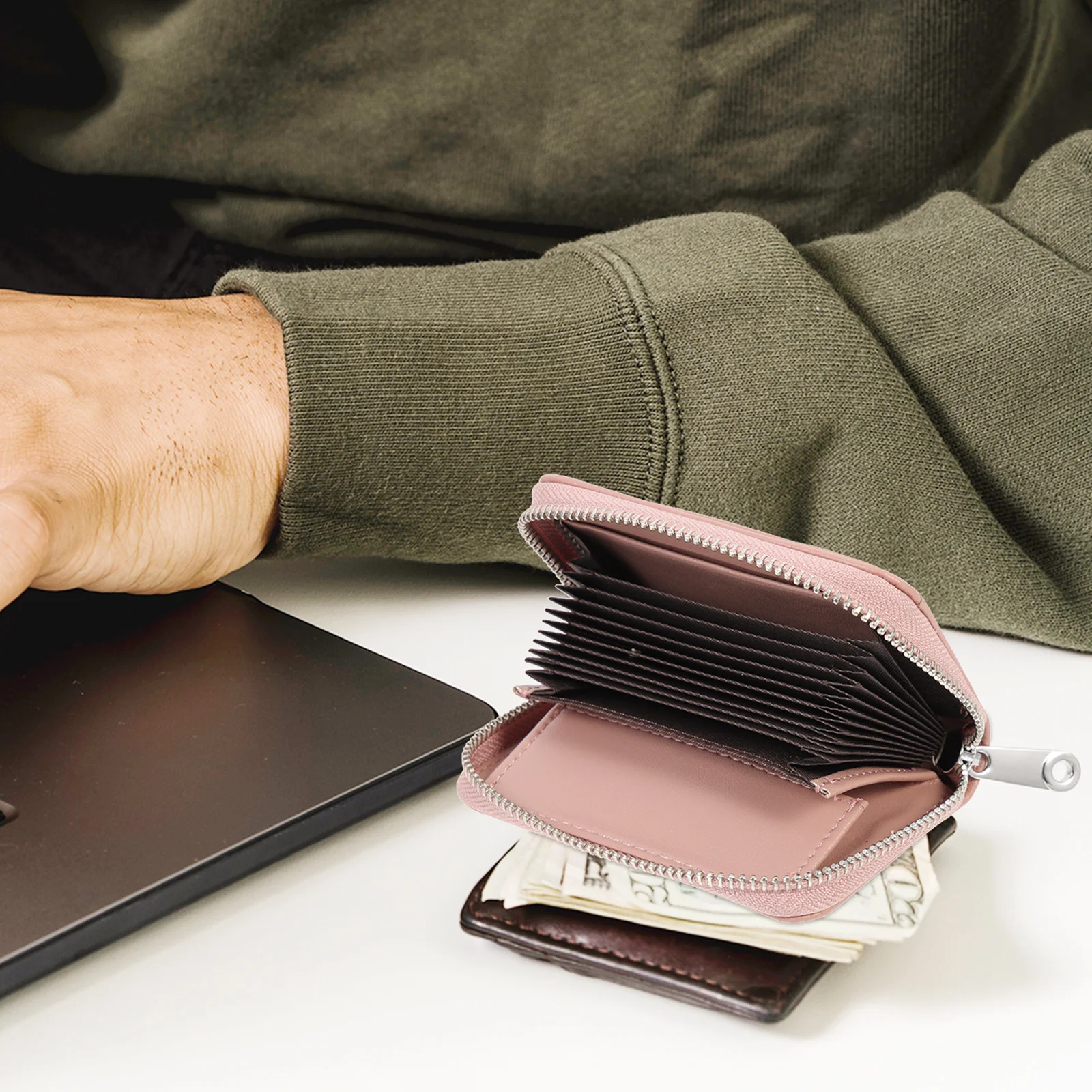 

Large Capacity Card Storage Bag Stylish Portable Multi-Function Credit Cards Holder Compact Lightweight Wallet for Bank Id Cards