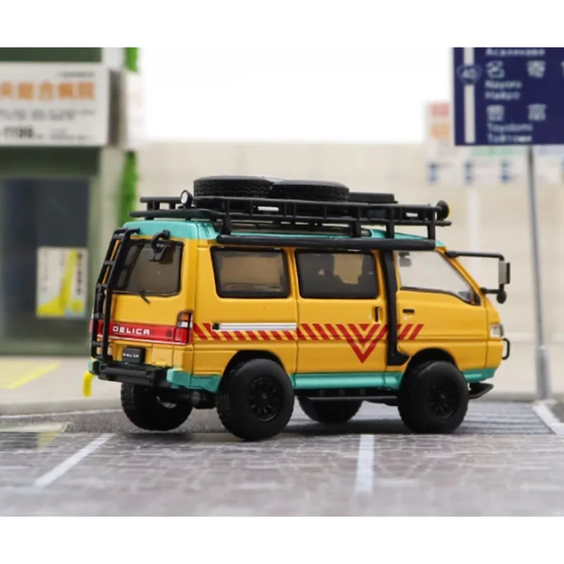 Diecast Autobots 1: 64 Scale Delica Four-wheel-drive Van Alloy