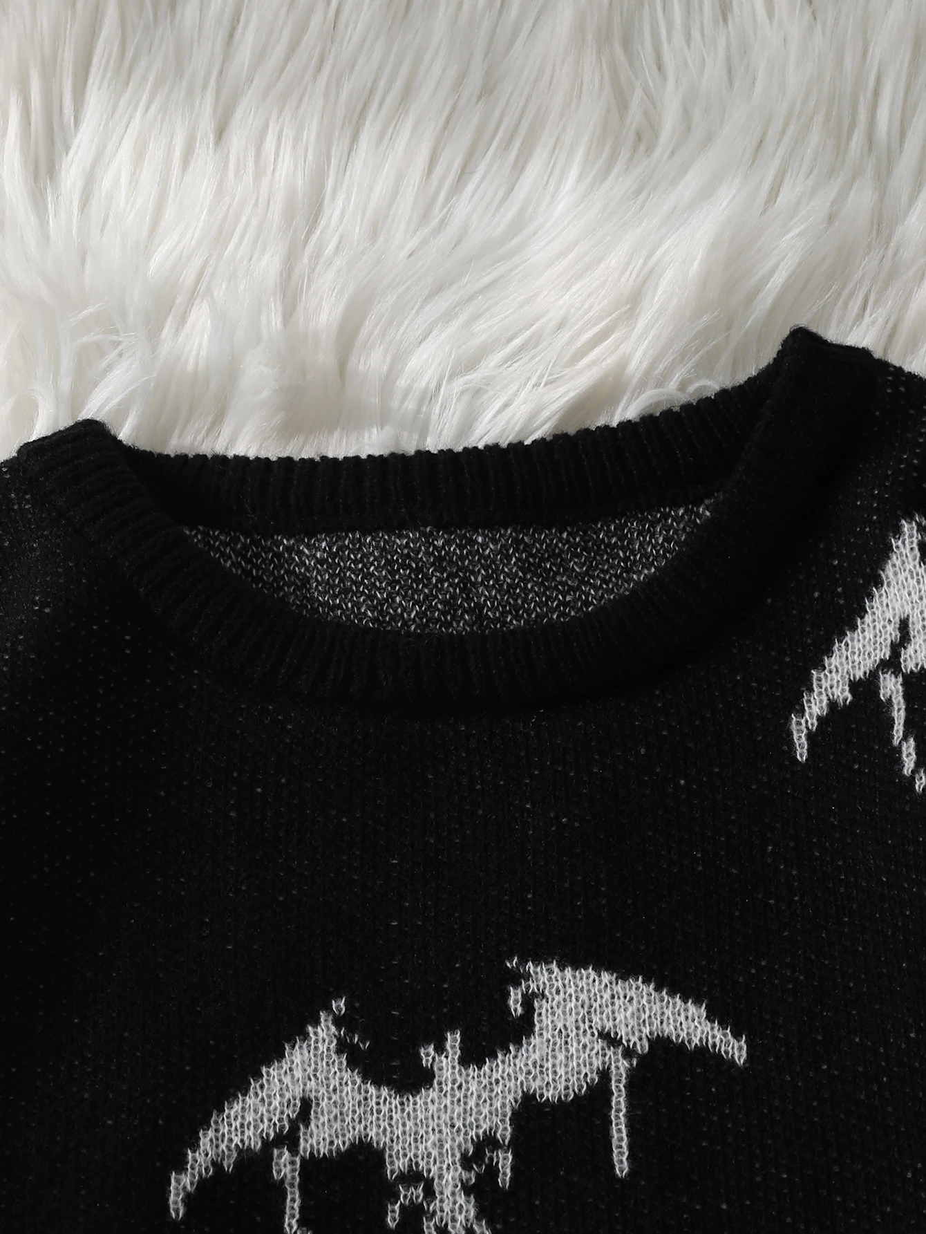 Neuer, modischer Pullover mit Fledermaus-Jacquardmuster, lässiger Herrenpullover mit Rundhalsausschnitt und Farbblock-Strickmuster, ideal für den Alltag, unisexes Oberteil für Ausgehen, normale Passform, geeignet für die Herbst- und Wintersaison. – Detail 3
