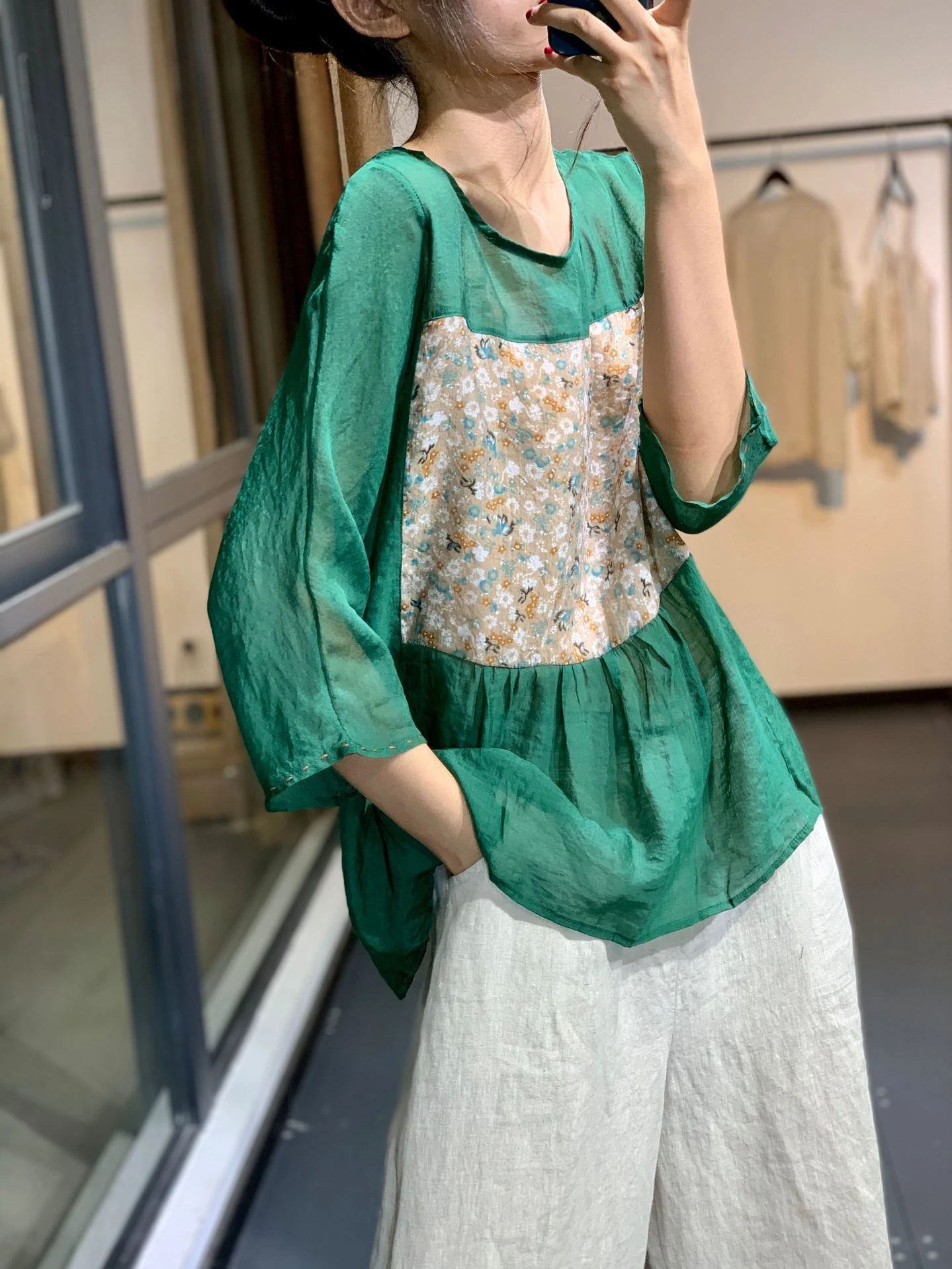 Top in cotone leggero con stampa floreale vestibilità ampia irt Top patchwork artistico vintage da donna rotondo Ne Seven Sve Ladies irt