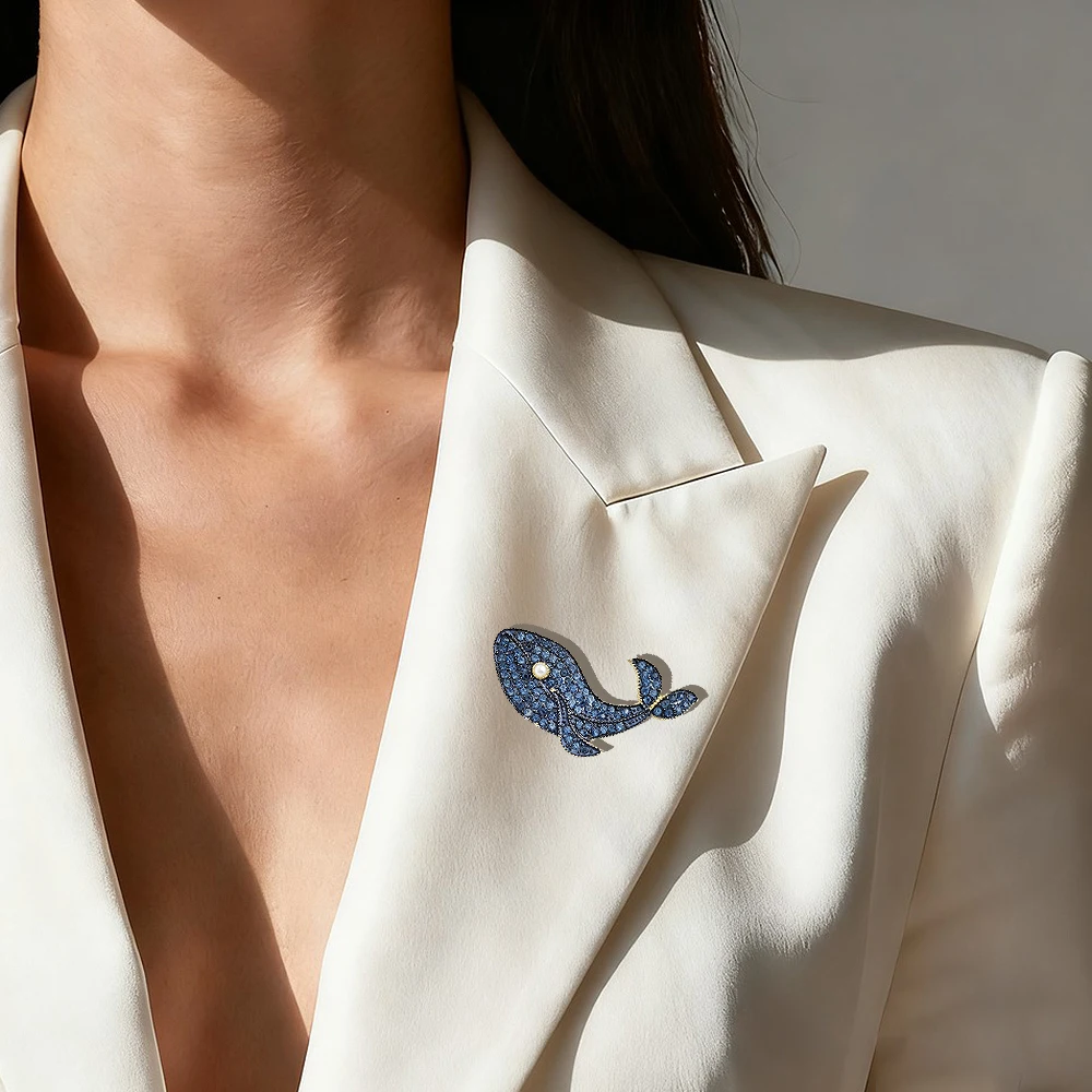 

Full Diamond Whale Enamel Brooch Luxurious Suit Lapel Pin Men's and Women's Coat Badge Wedding Party Gift Waterproof Jewelry