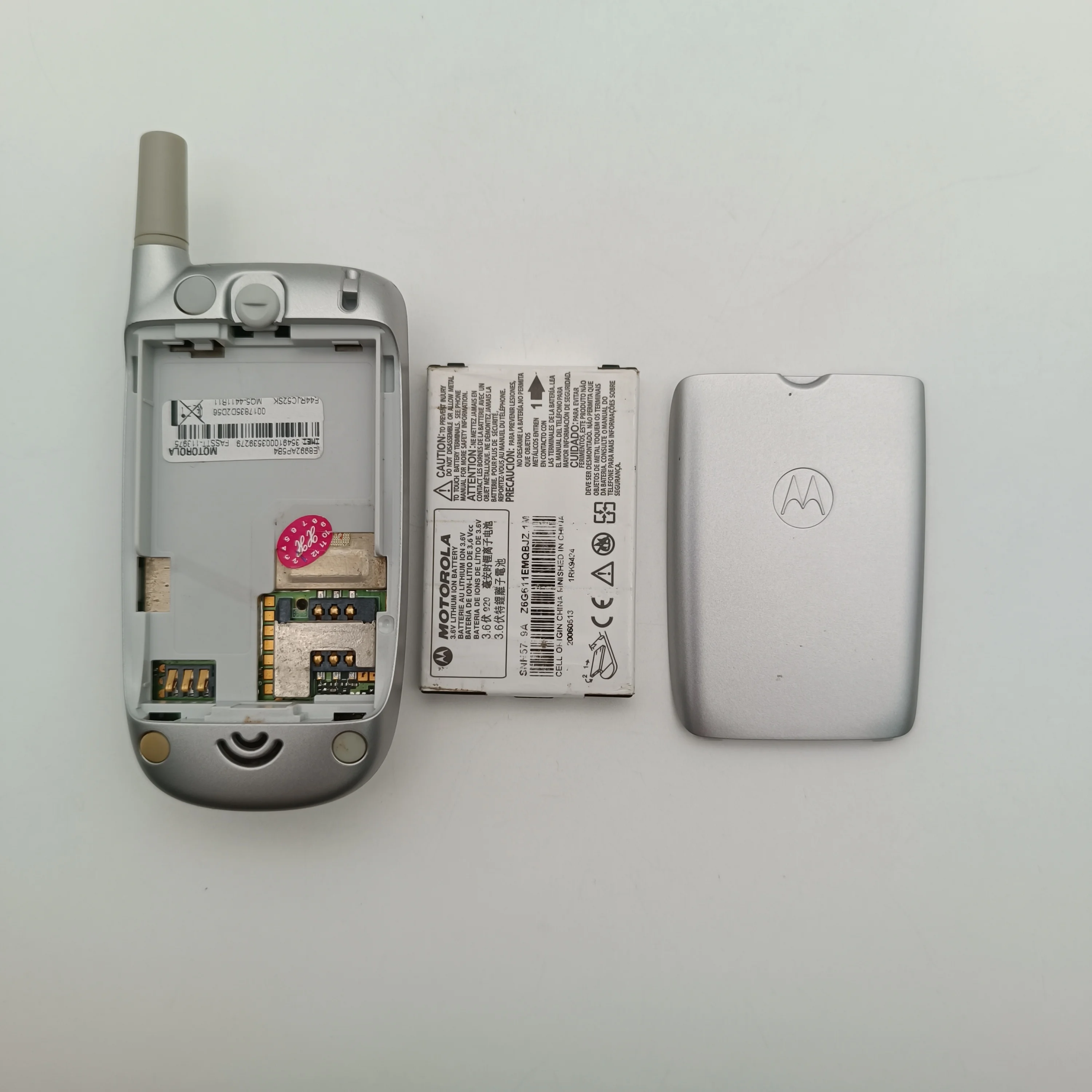 هاتف محمول أصلي مستعمل Motorola V171 غير مقفول 2G بقدرة 920 مللي أمبير في الساعة هواتف ذكية بحالة جيدة #6
