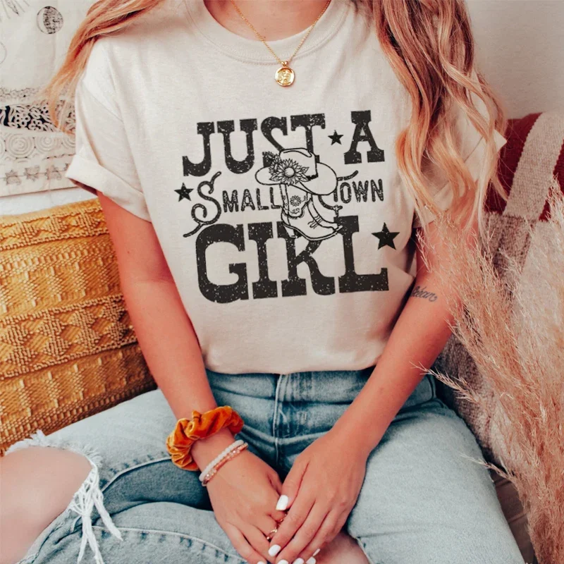 

Small Town Girl Funny T-shirt Women Vintage Western Country Girl Graphic T Shirt Short Sleeve Cute Music Tee Shirt Ladies Tops