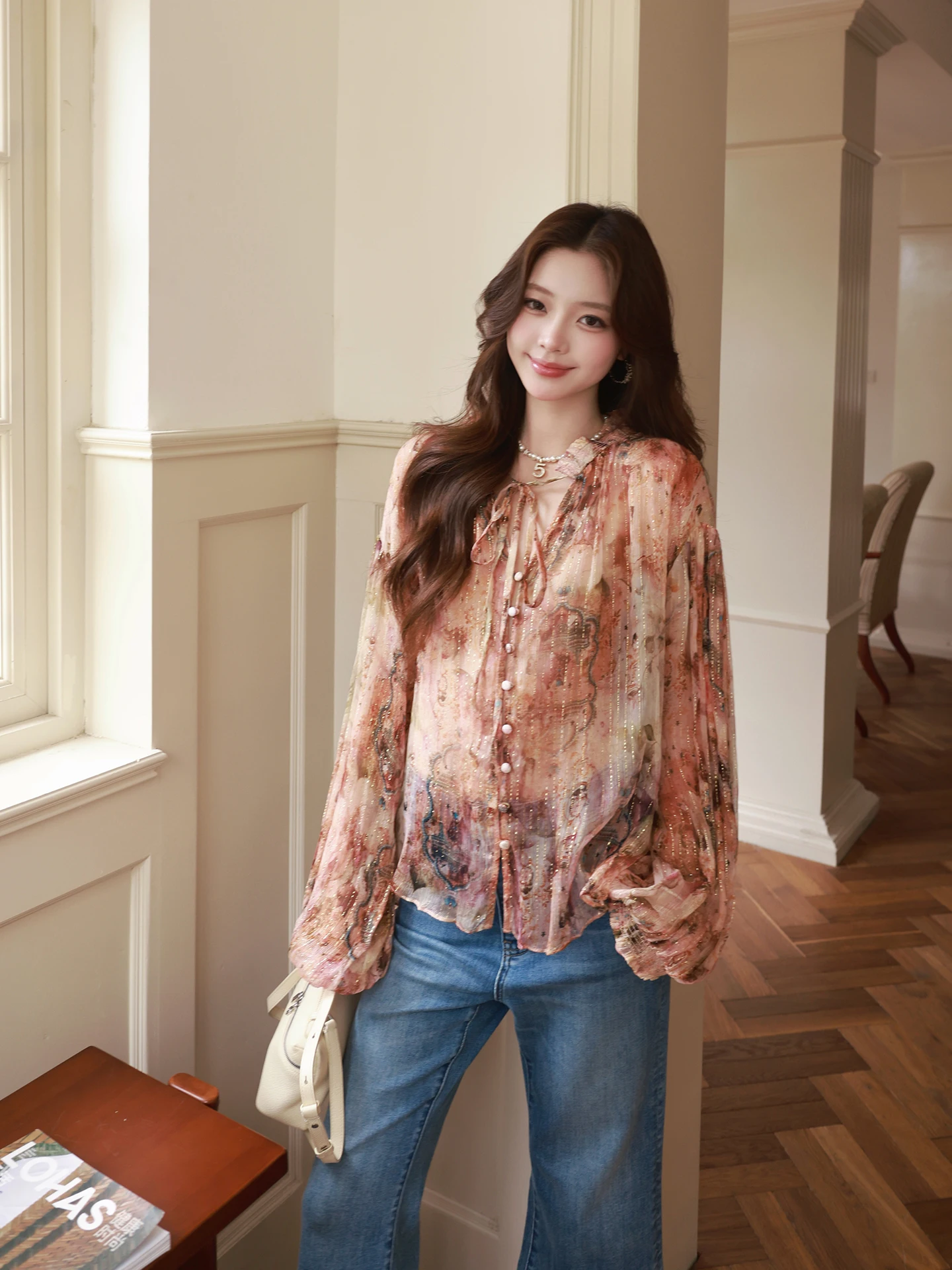 

Design Sensation Long Sleeve Silk Shirt for Women Casual Style Slimming ME Perfume Ladies Fashion Spring Collection