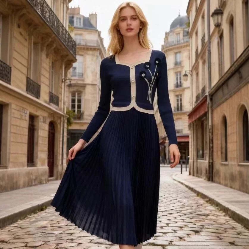 ชุดเดรสจีบพลีทสไตล์มิยาเกะ ตัดต่อผ้าแฟชั่น รุ่นใหม่สำหรับฤดูใบไม้ร่วง ดีไซน์หลวม คอวี เสื้อผ้าผู้หญิง