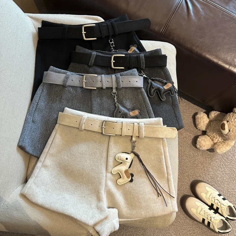 Women Apricot Mini Booty Shorts Vintage High Waist Micro Shorts 2000s Y2k Gyaru Oversize Woolen Pants Shorts Spring Clothes 2026