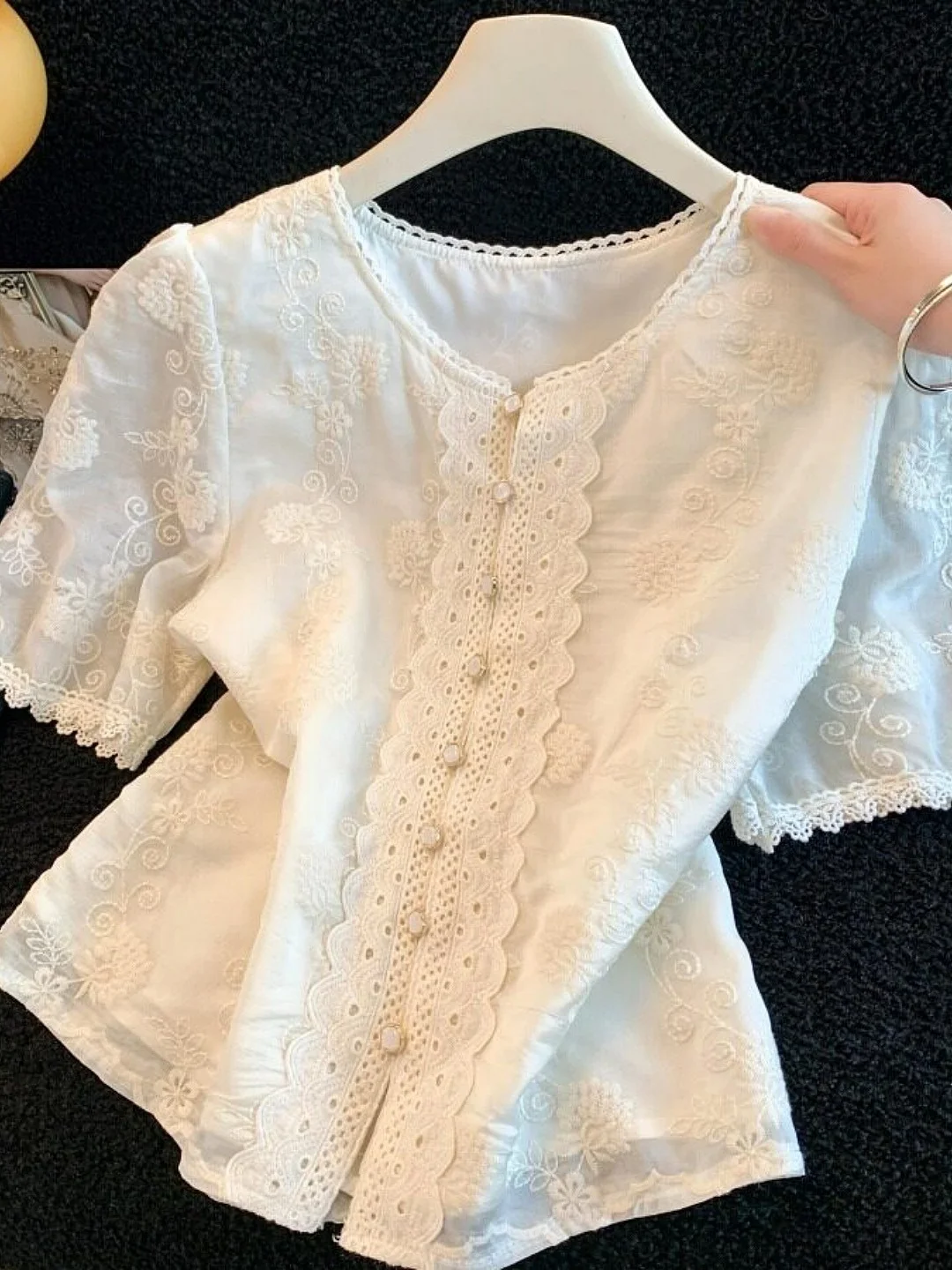 French Style Embroidered Lace Bubble Sleeve Shirt Women's Summer New Slimming Short Sleeve Top Heavy Embroidery Special Design