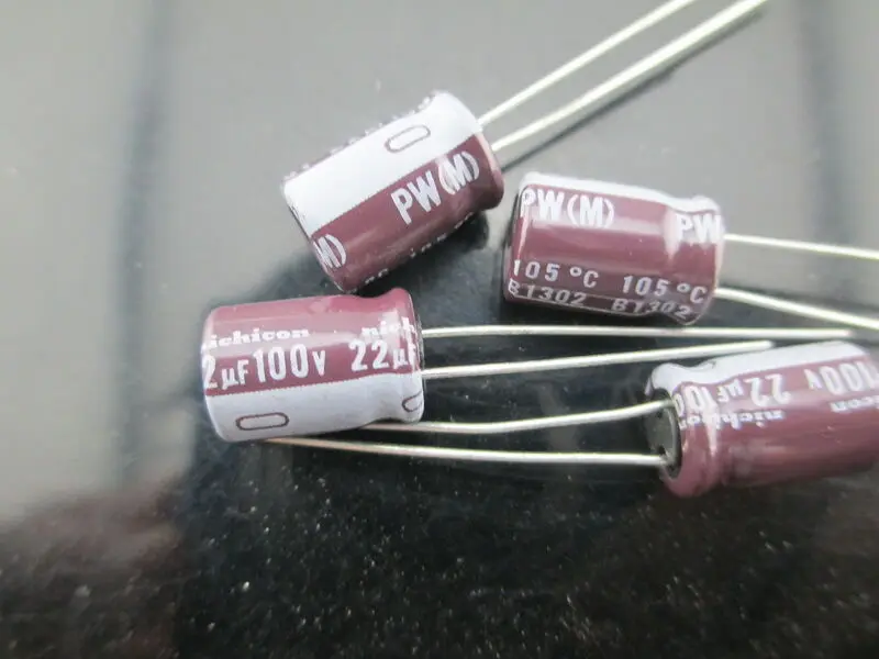 4 stücke Nichicon PW 22mfd 100V 22UF lange lebensdauer elko 105 ℃ 8*11mm