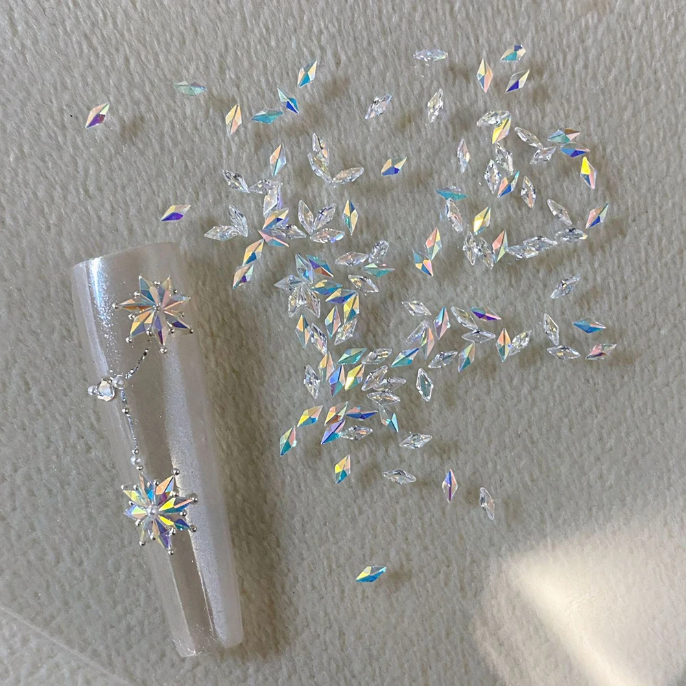 100 stks 3D Mini Sneeuwvlokken Diamant Nagel Charmes 1.5*3mm Fonkelende Ruit Zirkoon Nail Art Steentjes DIY manicure Accessoires 1