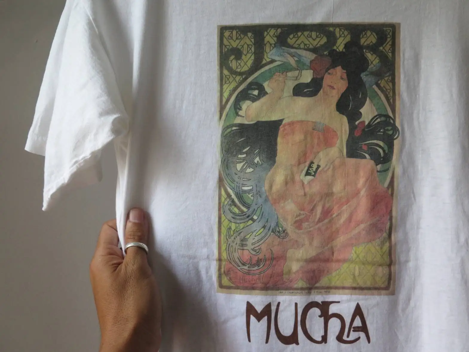 Vintage Job Alphonse Mucha Artwork tee Painting Artist Art Nouveau cigarette paper poster graphic printed T shirt Rare