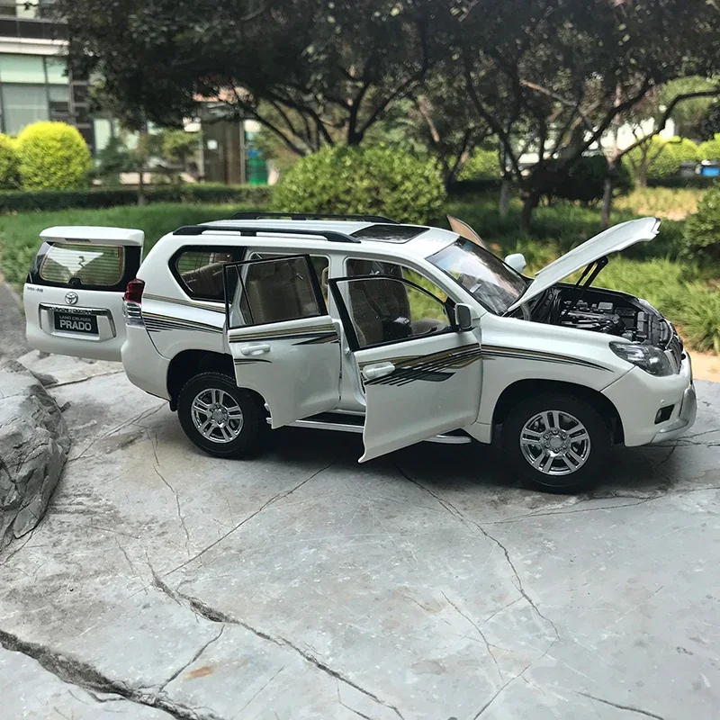 Original factory 1:18 Toyota Prado domineering PRADO off-road vehicle SUV model, car model, gift to friend