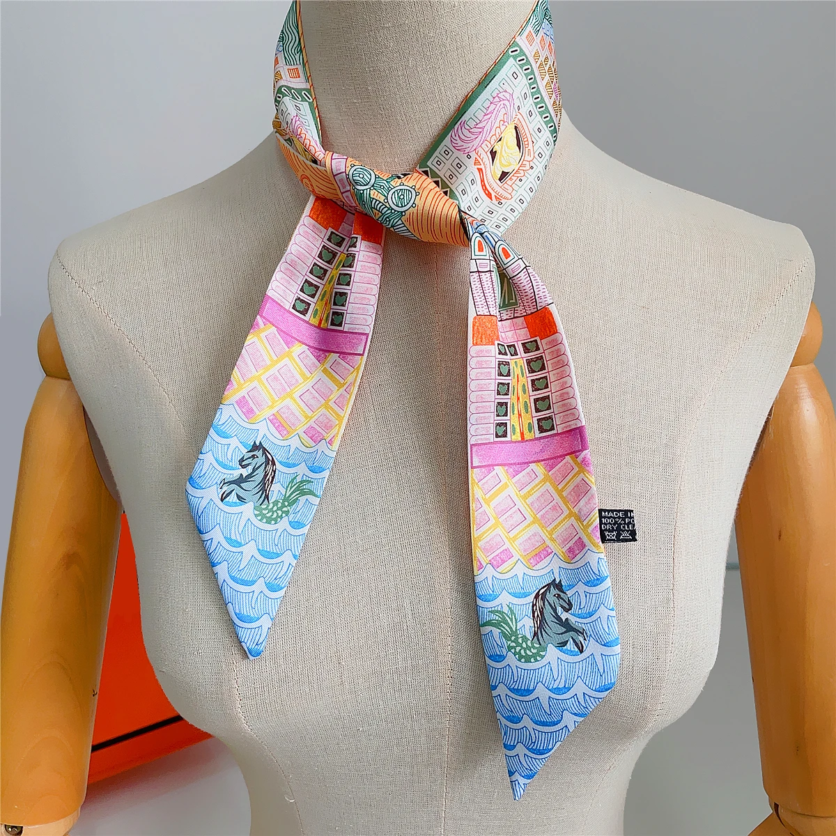 Brand Design Twill 100% Silk Scarf Luxury Palace Horse Fashion Scarf Women Foulard Skinny Bag Scarves Neckerchief Hair Headband