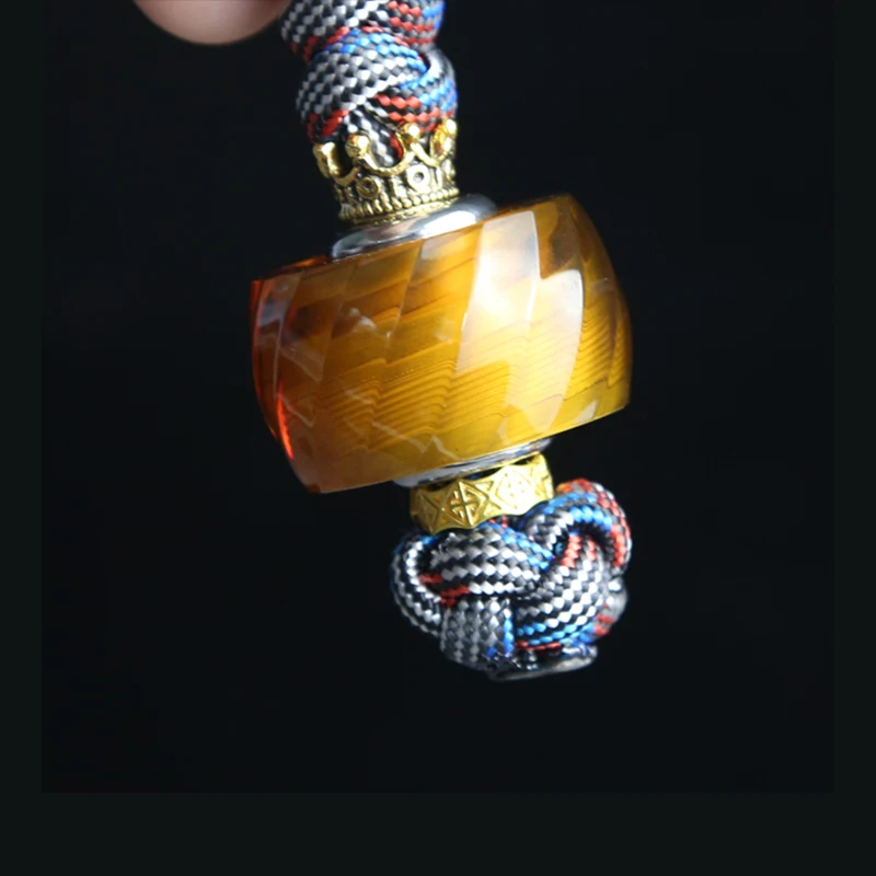 لعبة فيدجيت دوامة - قلادة حقيبة ظهر دوارة للإبهام، لعبة تململ جيروسكوبية دوارة لتخفيف التوتر EDC هدايا للبالغين