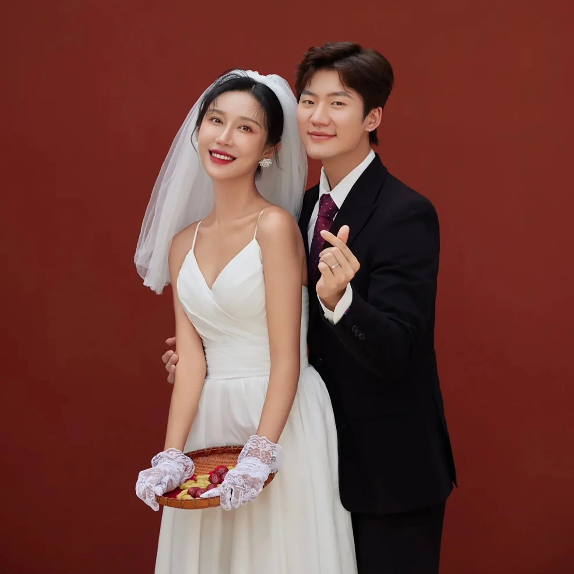 프렌치 라이트 웨딩 원피스 새틴 심플 캐미솔 스튜디오 테마 사진, 중간 길이 약혼