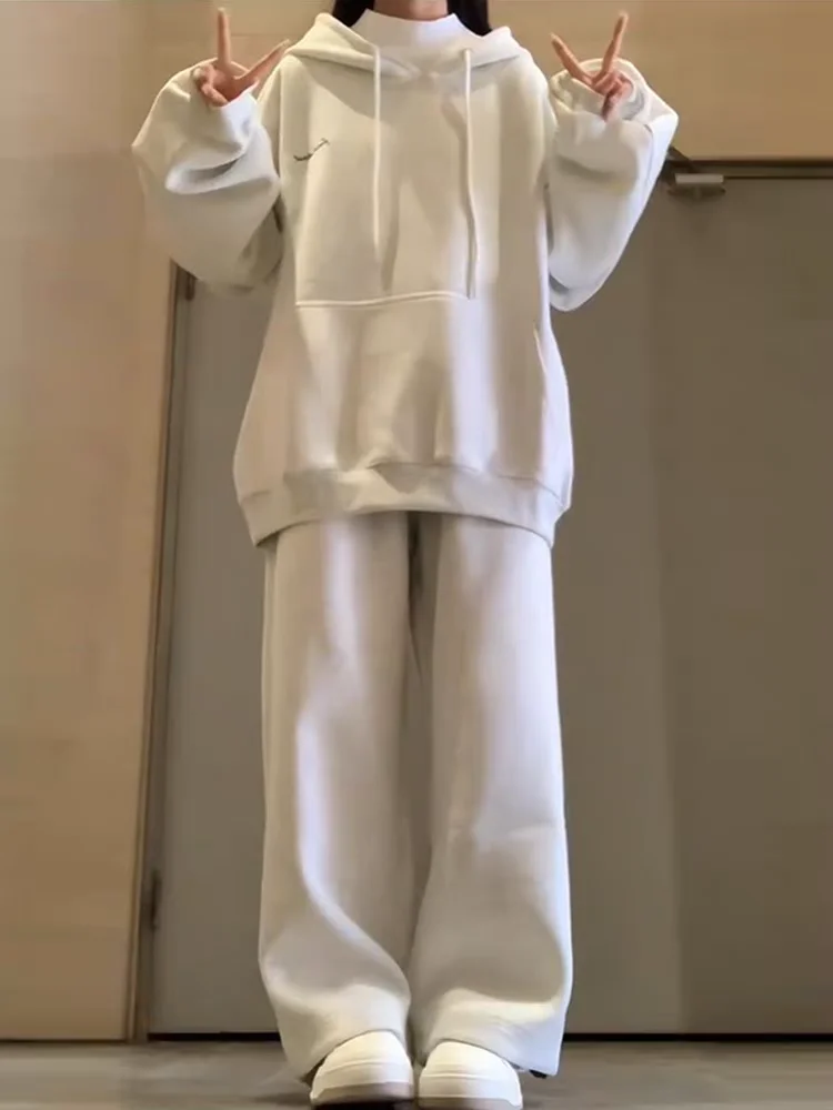 Lazy style sportswear set for women in autumn and winter, with thickened fleece for students, loose and fashionable hoodie, casu