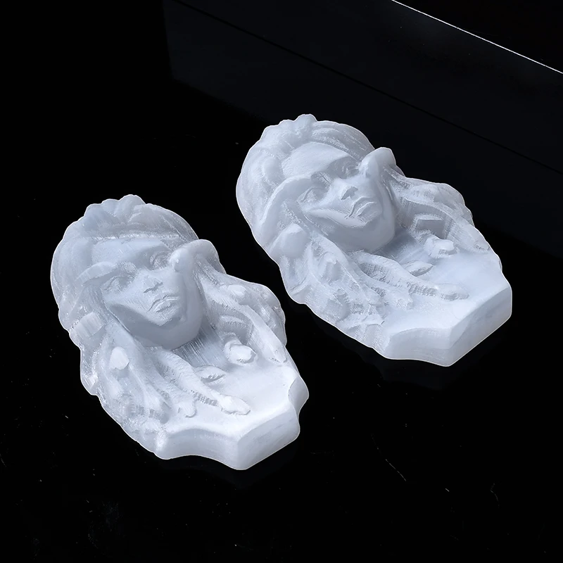 Natural Selenite Medusa Head Carving Hand Carved Crystal Medusa Figurine Healing Stone Sculpture Home Decor Crystal Gift