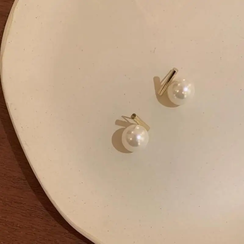 925 Silver Needle Korean Fashion Pearl Earrings For Women Jewelry 2026 Trending New French Women's Red White Grey Pearl Earrings view 5